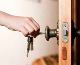 Golden Locksmith Services Tampa, FL 813-703-8694 Golden Locksmith Services Tampa, FL 813-703-8694 - 4-Locksmith-Service